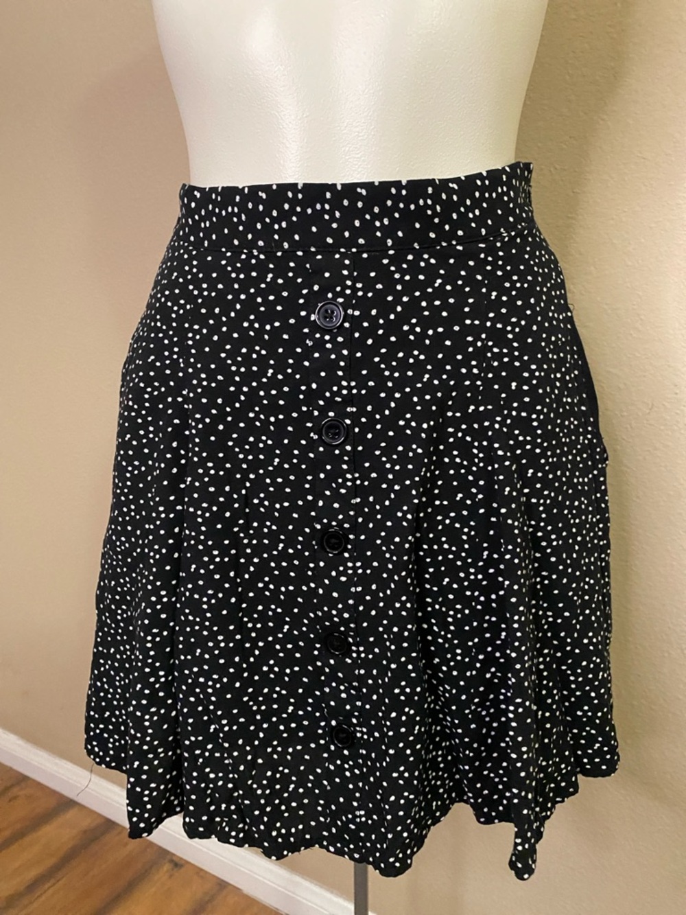 ModCloth vintage Black and White Polka Dot A-Line Button rayon Skirt S 🖤